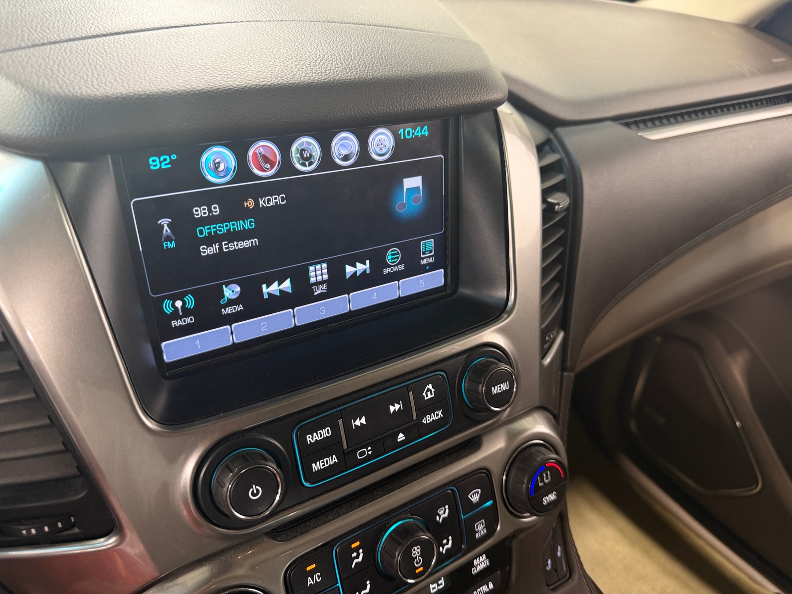 Thumbnail: 2016 Chevrolet Tahoe - 3