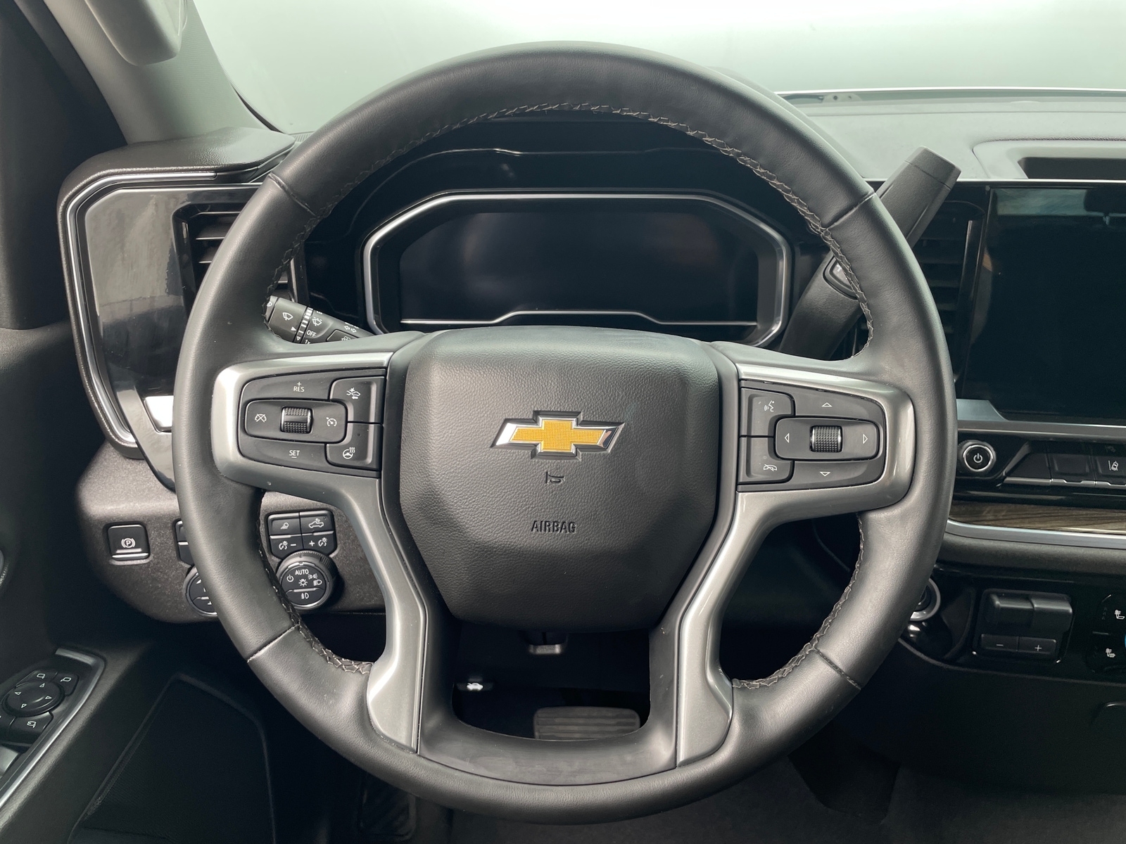 Thumbnail: 2025 Chevrolet Silverado 2500 - 5