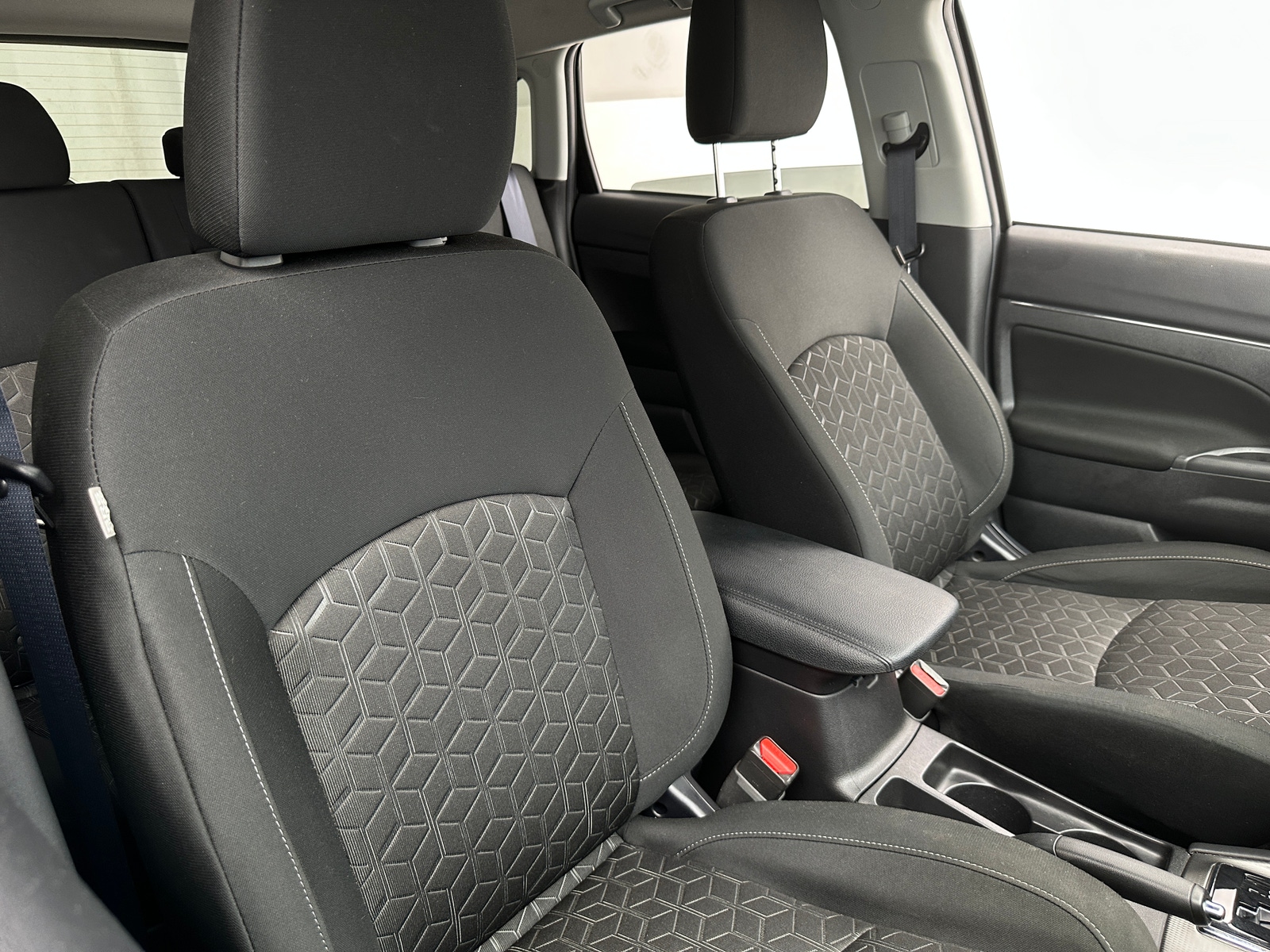 Thumbnail: 2025 Mitsubishi Outlander Sport - 2