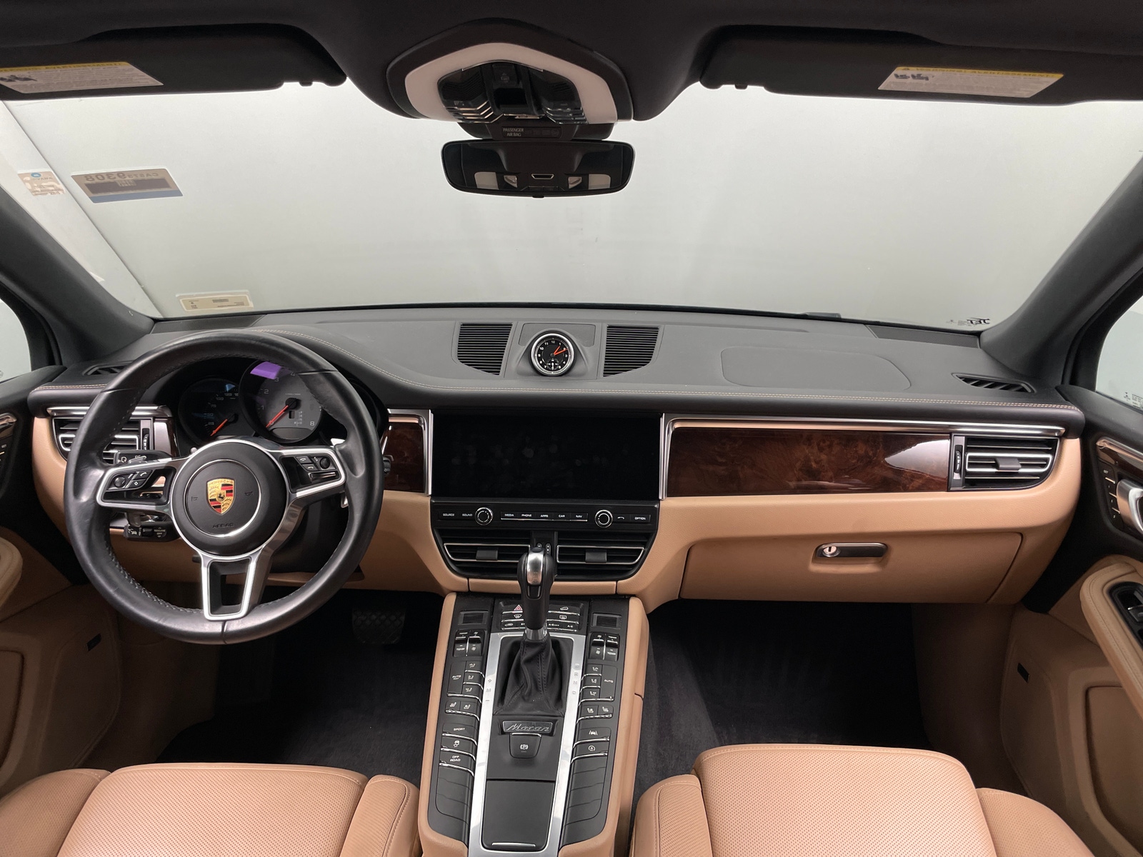 Thumbnail: 2021 Porsche Macan - 2