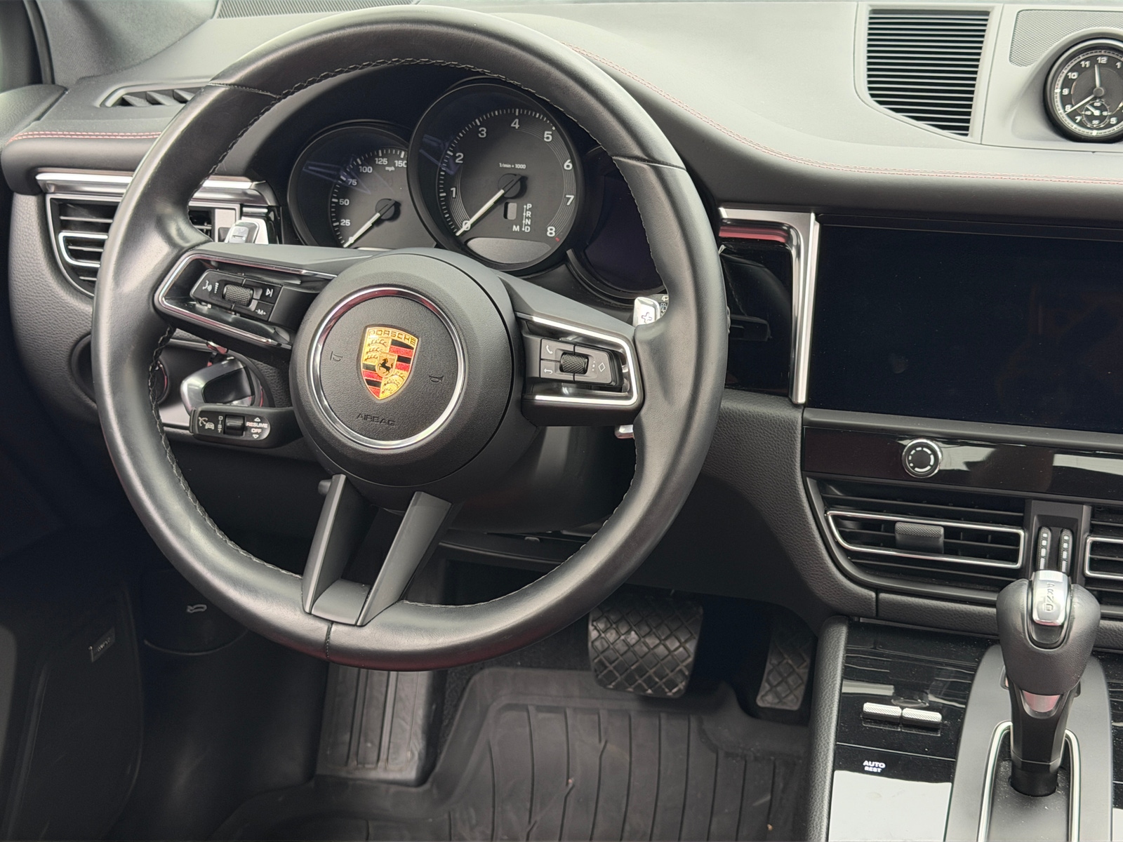 Thumbnail: 2023 Porsche Macan - 5