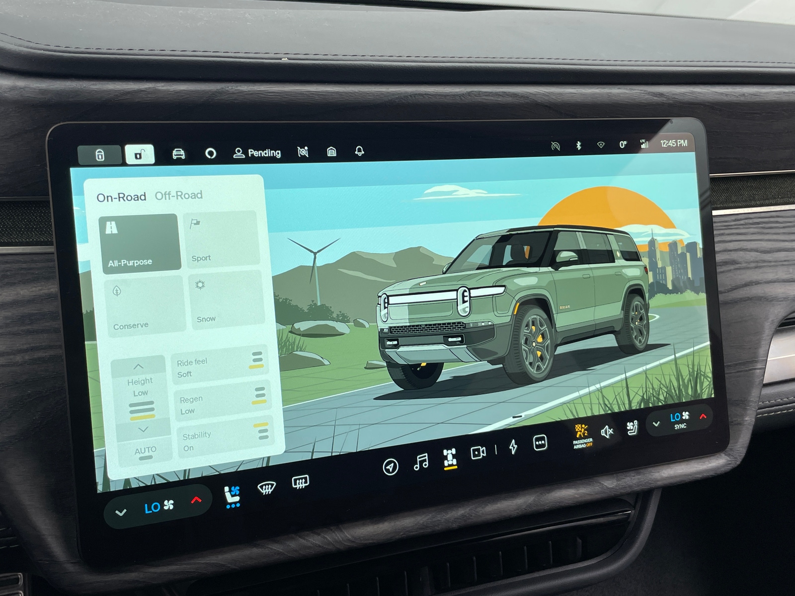 Thumbnail: 2022 Rivian R1S - 3