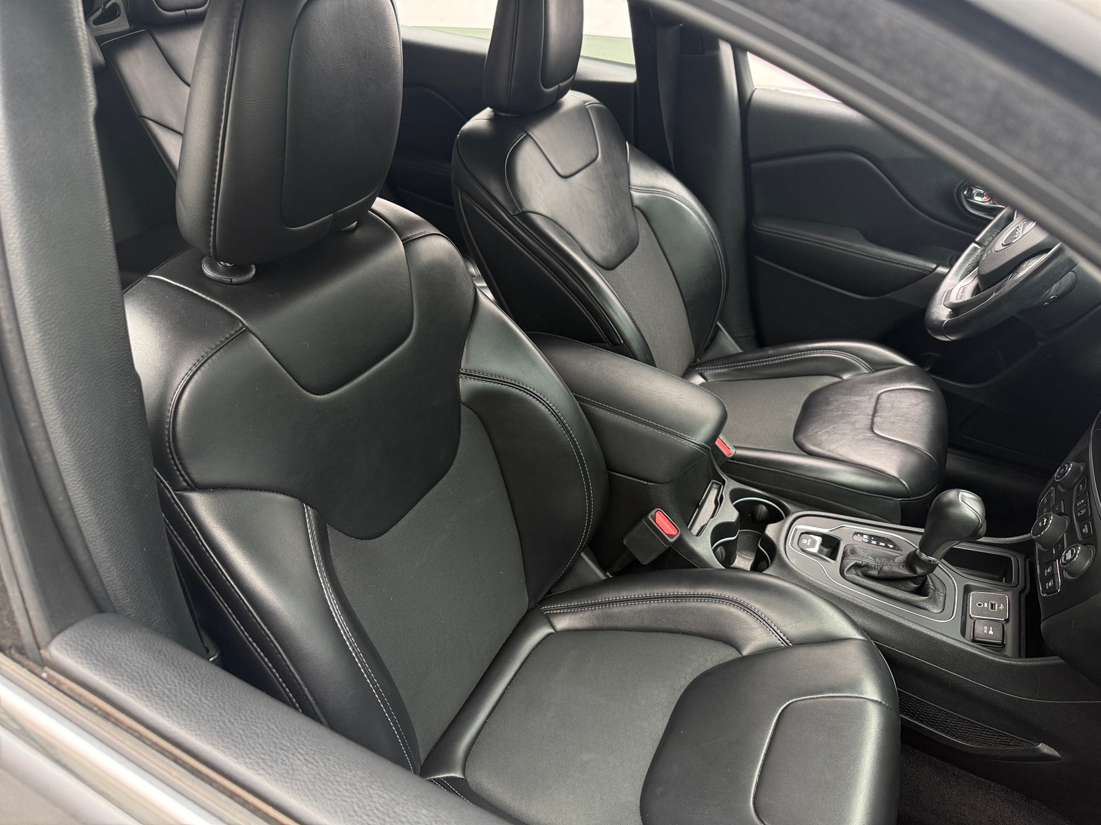 Thumbnail: 2019 Jeep Cherokee - 2