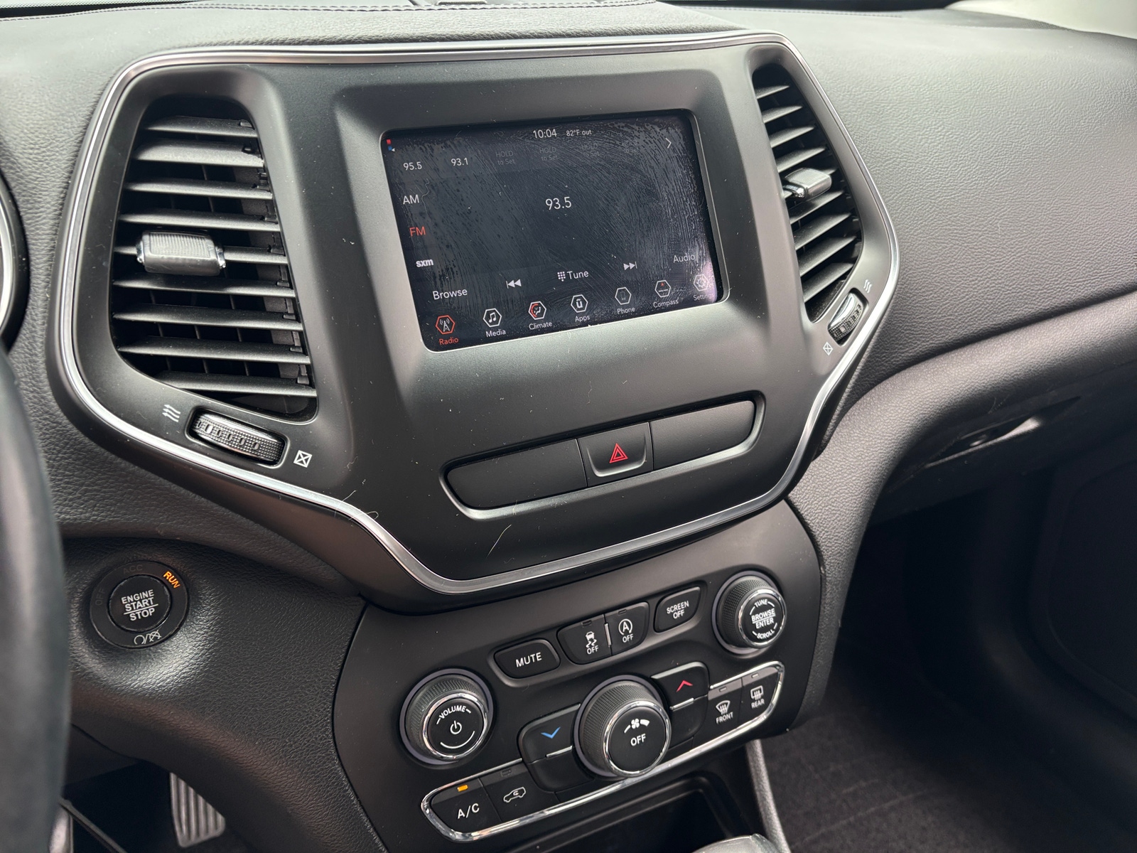 Thumbnail: 2019 Jeep Cherokee - 4