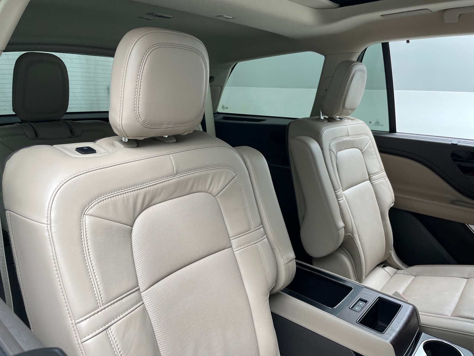 Thumbnail: 2021 Lincoln Aviator - 5
