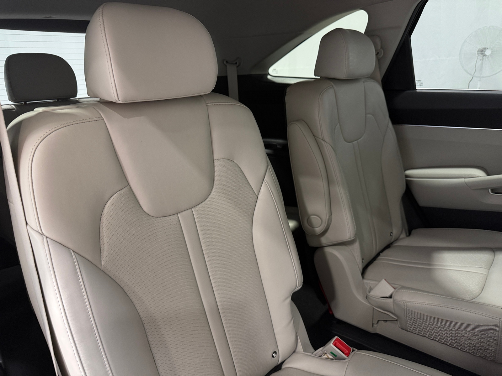Thumbnail: 2023 Kia Sorento - 5