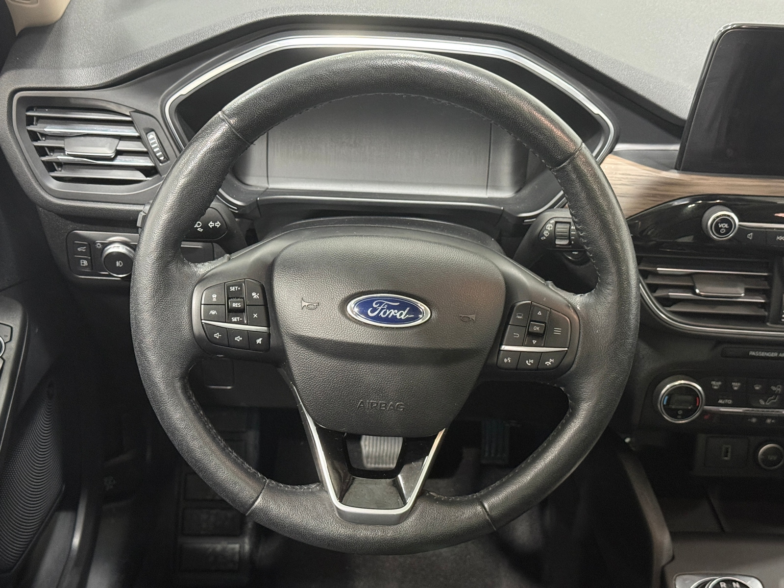 Thumbnail: 2020 Ford Escape - 4