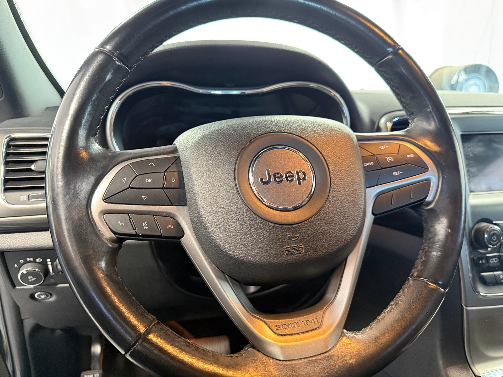 Thumbnail: 2019 Jeep Grand Cherokee - 5