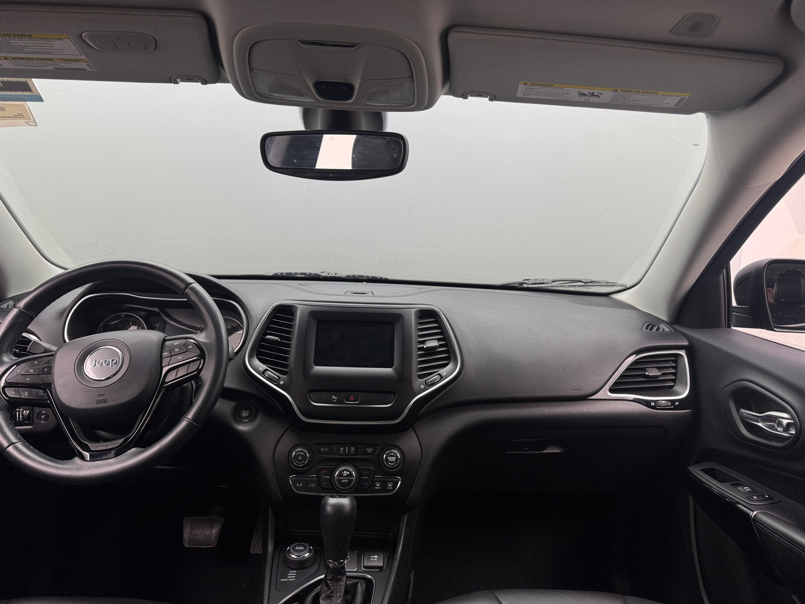 Thumbnail: 2019 Jeep Cherokee - 3