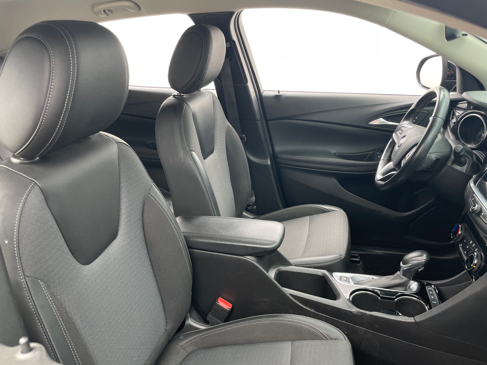 Thumbnail: 2022 Buick Encore GX - 2