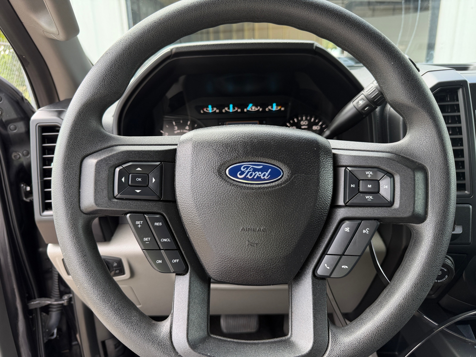 Thumbnail: 2019 Ford Econoline - 5