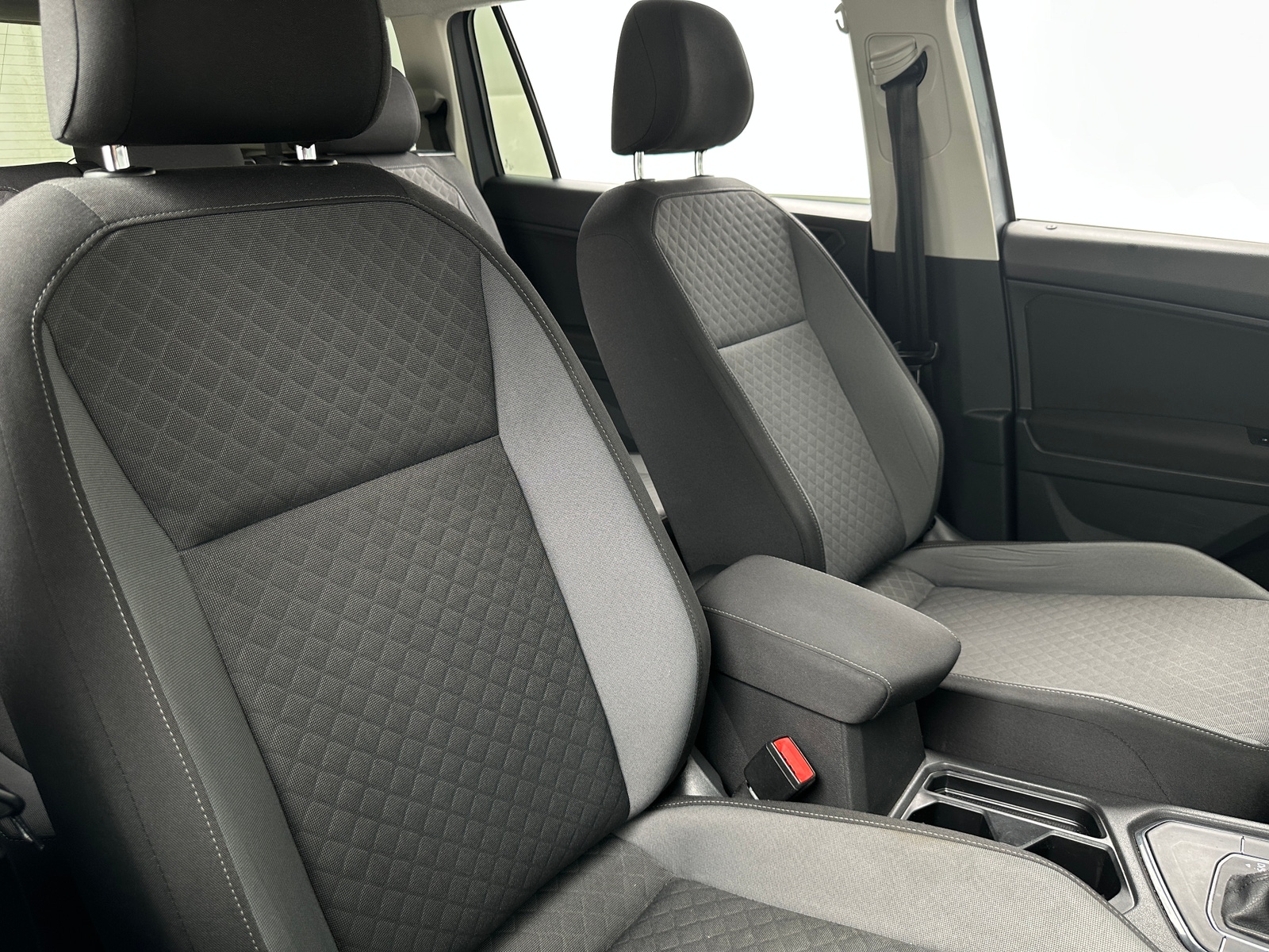 Thumbnail: 2020 Volkswagen Tiguan - 2