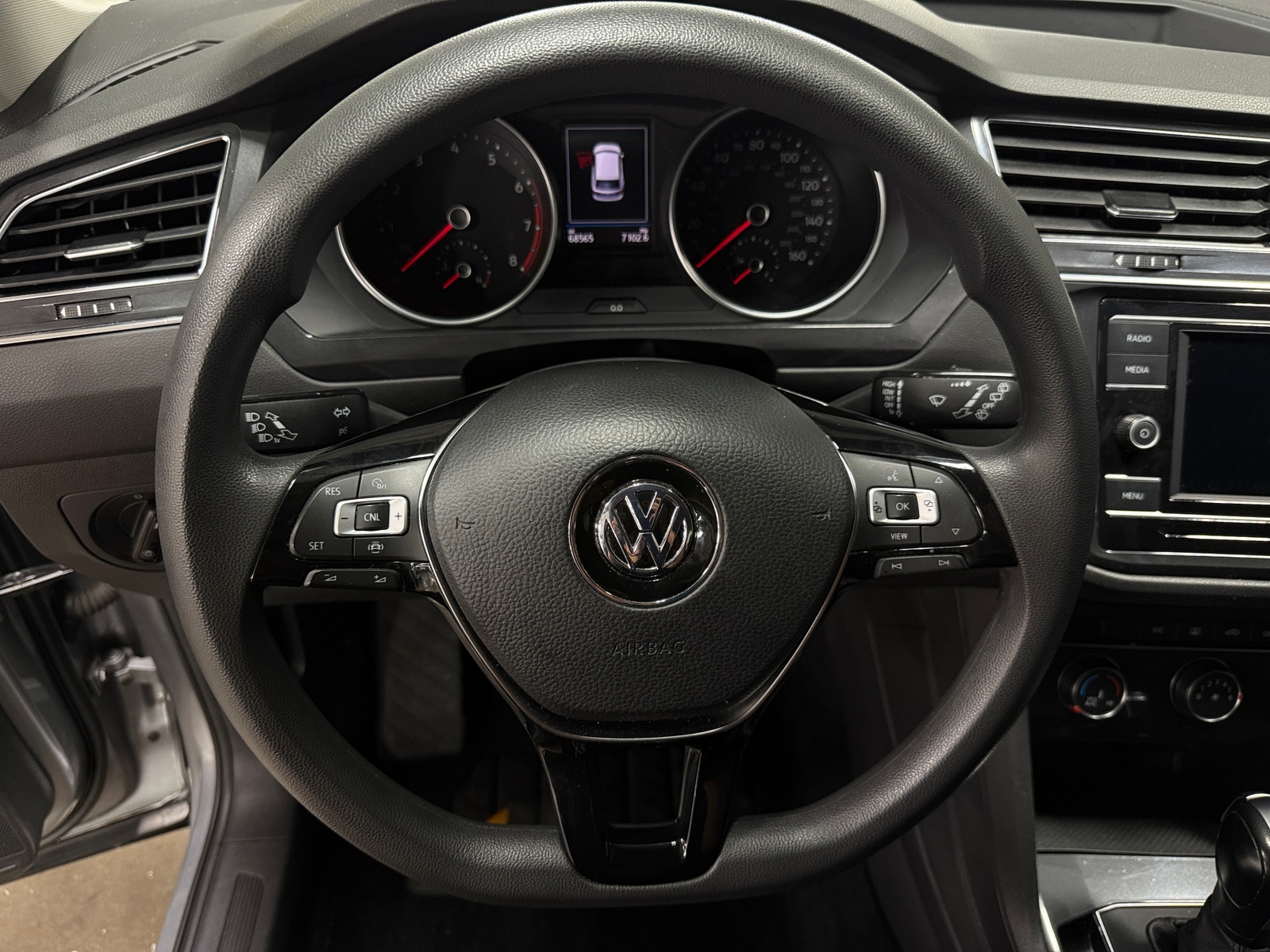 Thumbnail: 2020 Volkswagen Tiguan - 5