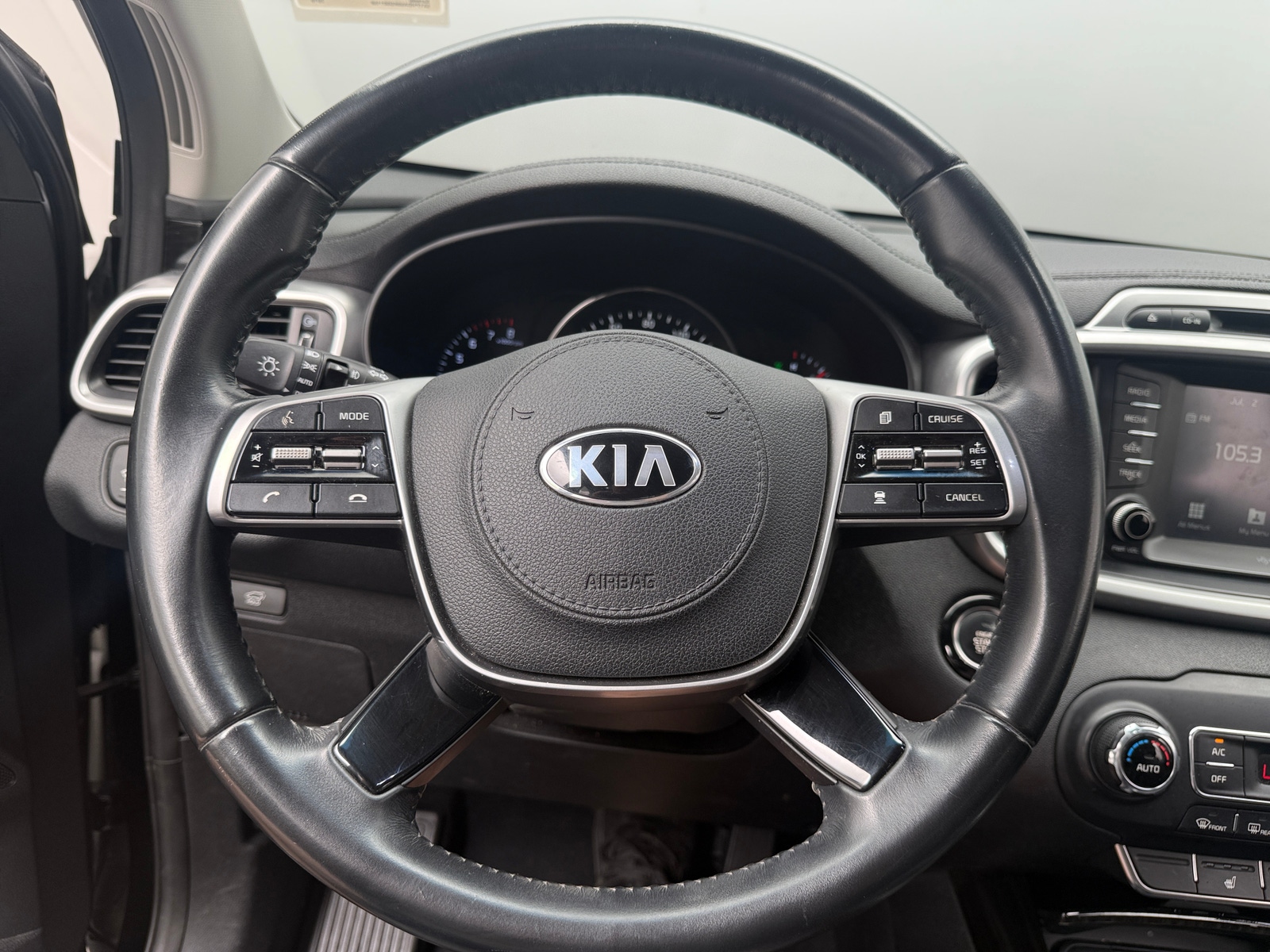 Thumbnail: 2019 Kia Sorento - 4