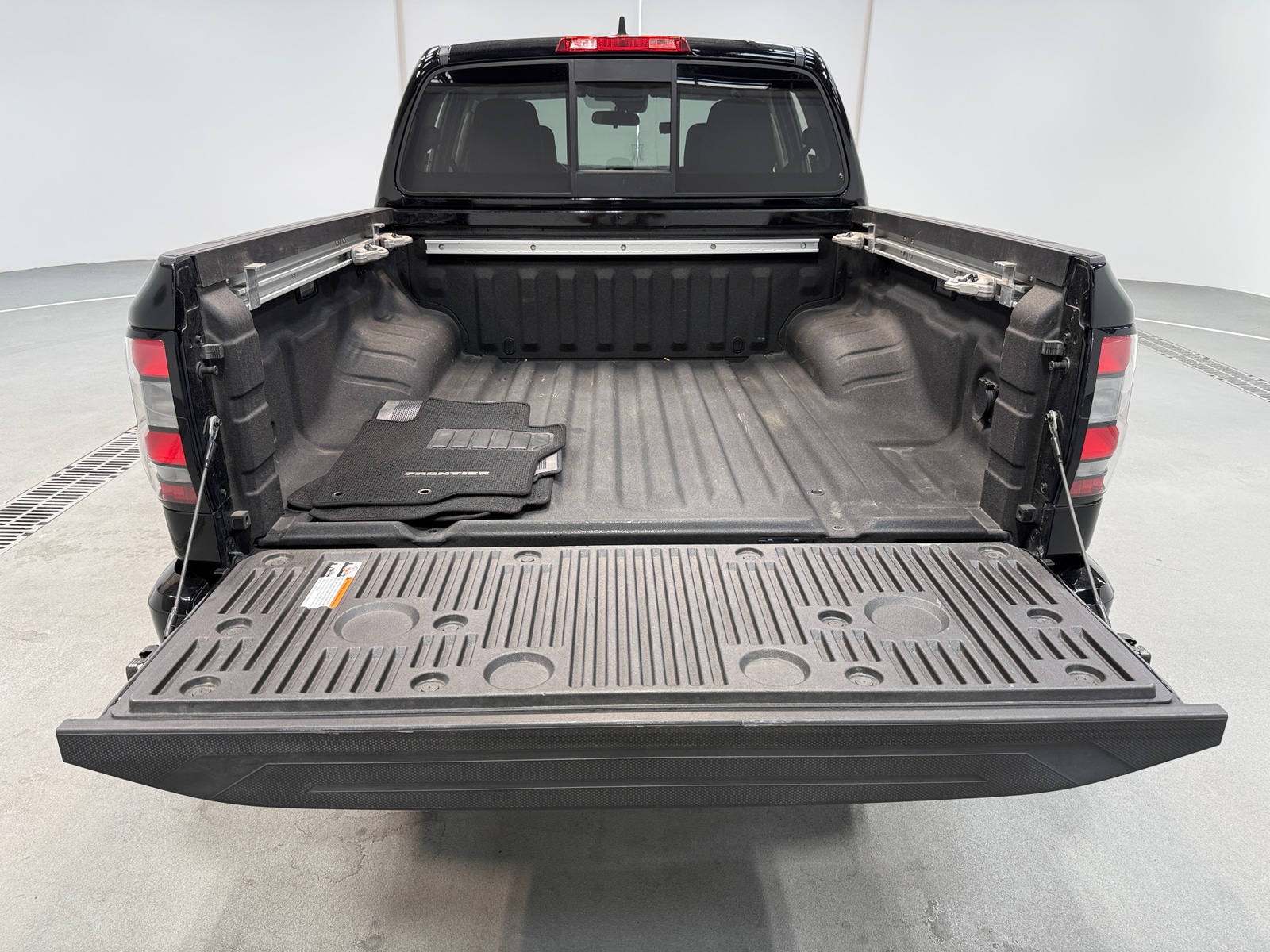 Thumbnail: 2022 Nissan Frontier - 7