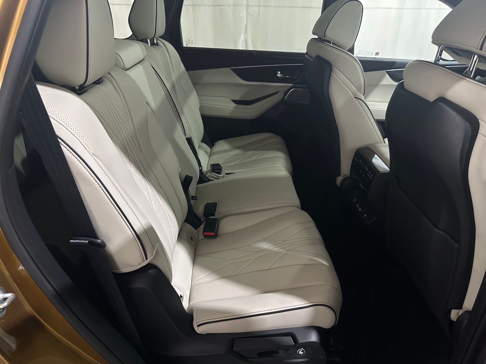 Thumbnail: 2022 Acura MDX - 5