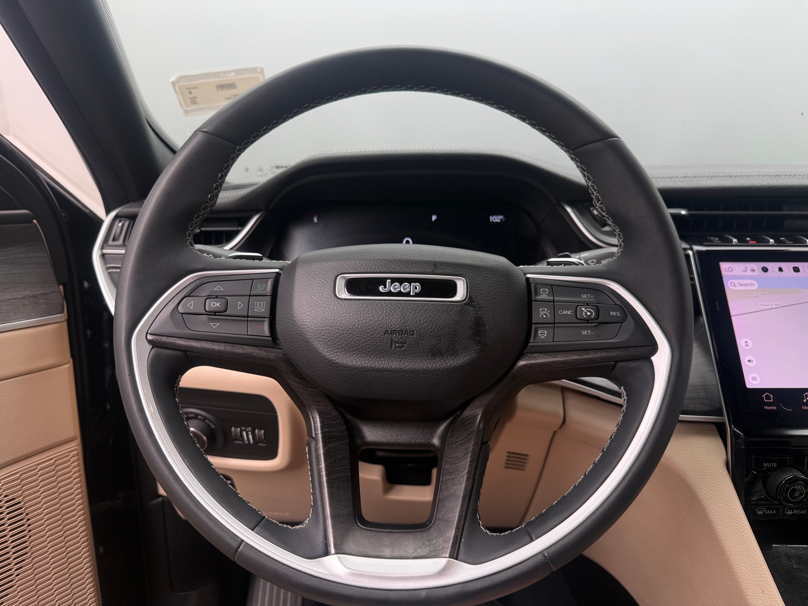 Thumbnail: 2023 Jeep Grand Cherokee L - 4