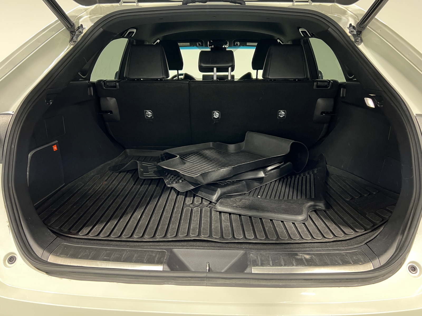 Thumbnail: 2021 Toyota Venza - 7