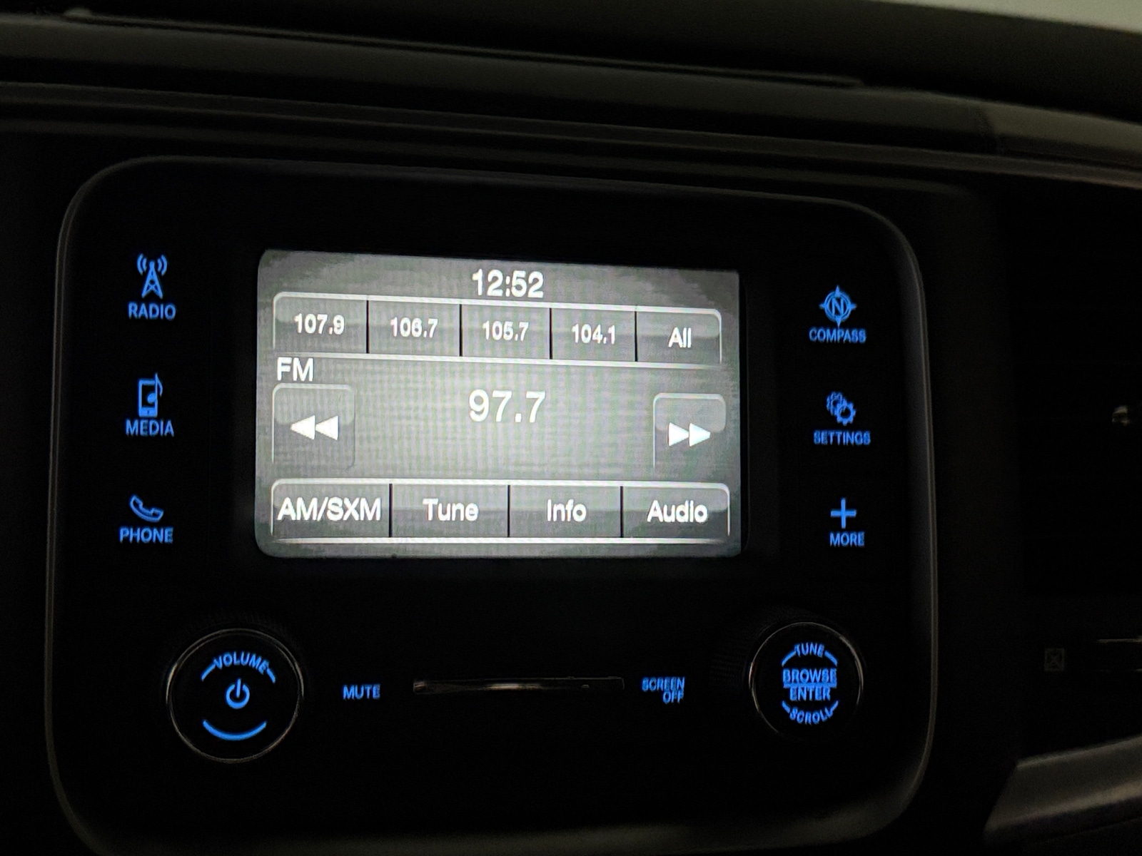 Thumbnail: 2023 RAM 1500 Classic - 4