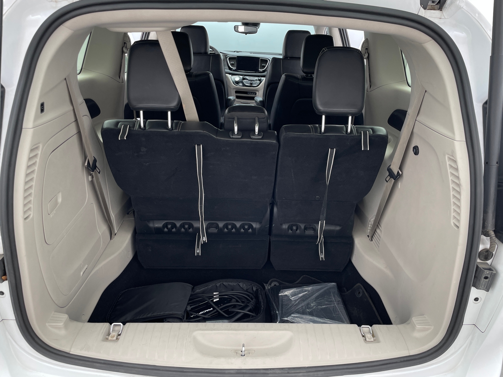Thumbnail: 2024 Chrysler Pacifica - 6