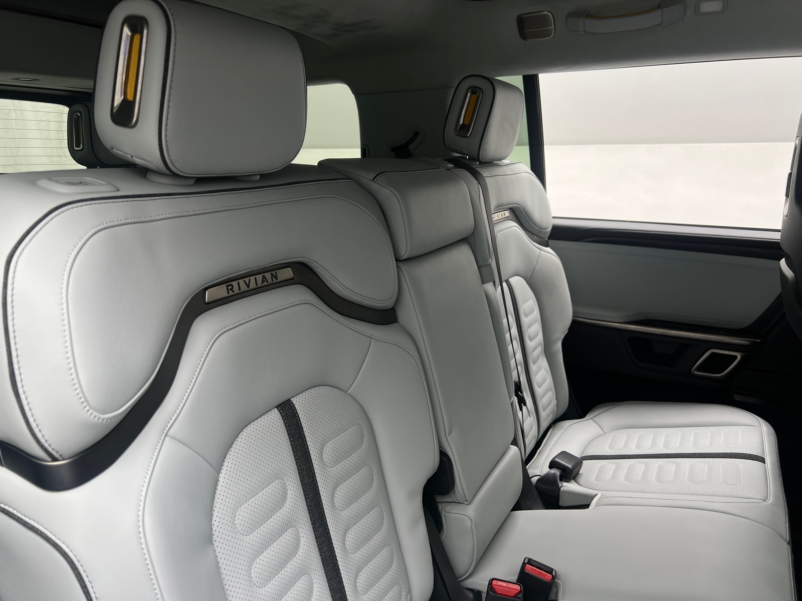 Thumbnail: 2023 Rivian R1S - 5