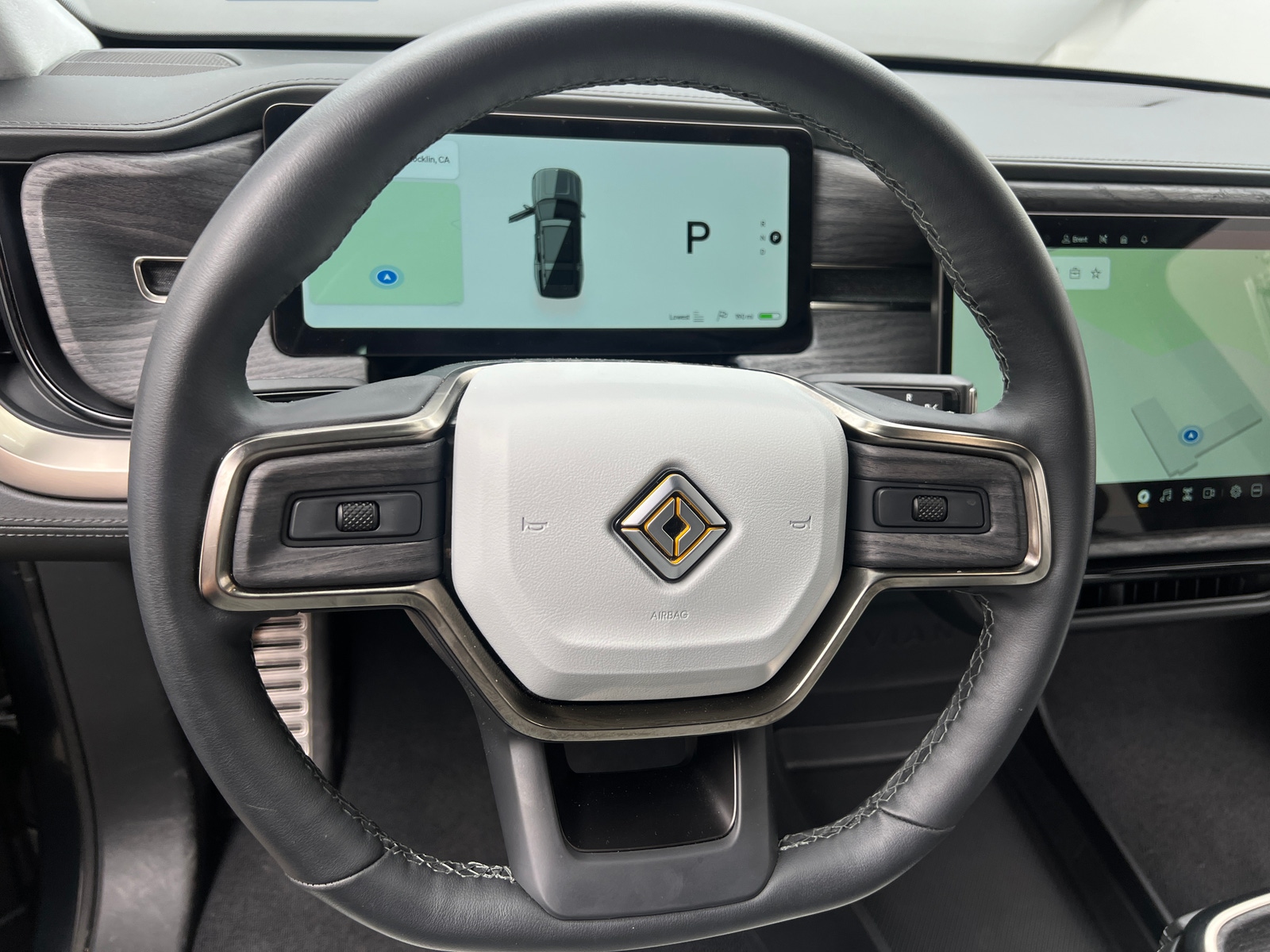 Thumbnail: 2023 Rivian R1S - 4