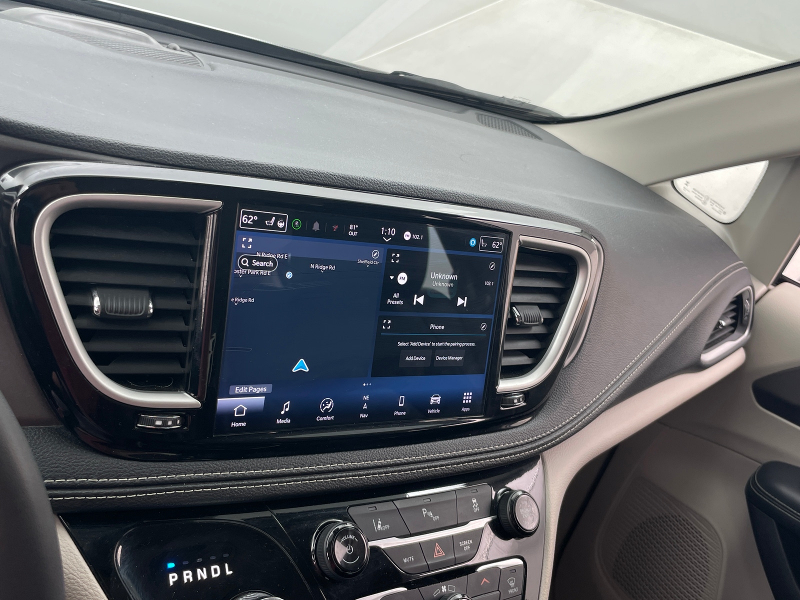 Thumbnail: 2024 Chrysler Pacifica - 3