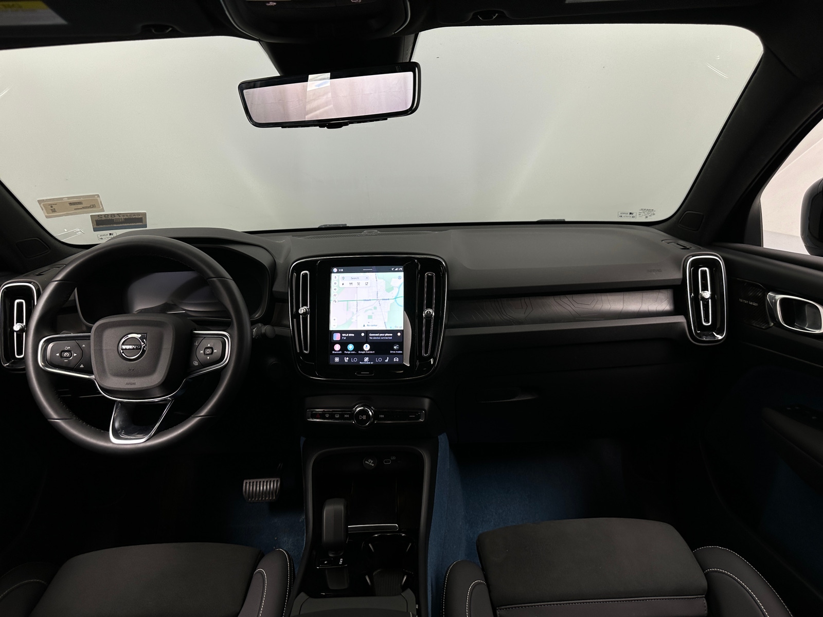 Thumbnail: 2023 Volvo C40 - 2