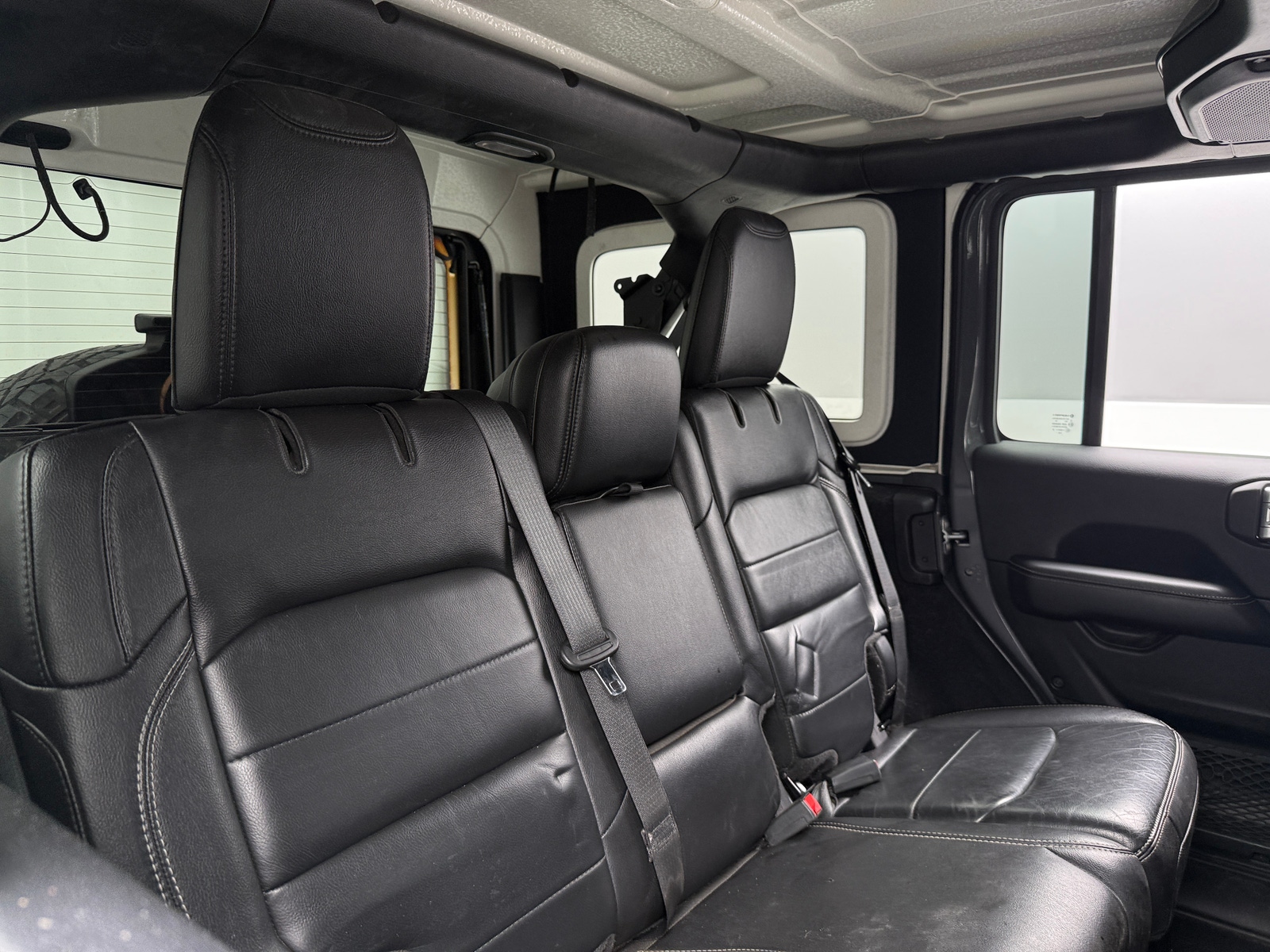 Thumbnail: 2019 Jeep Wrangler - 6