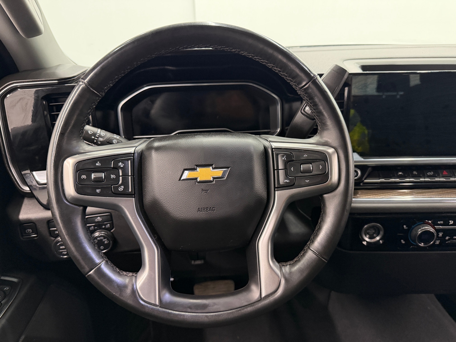 Thumbnail: 2024 Chevrolet Silverado 1500 - 5