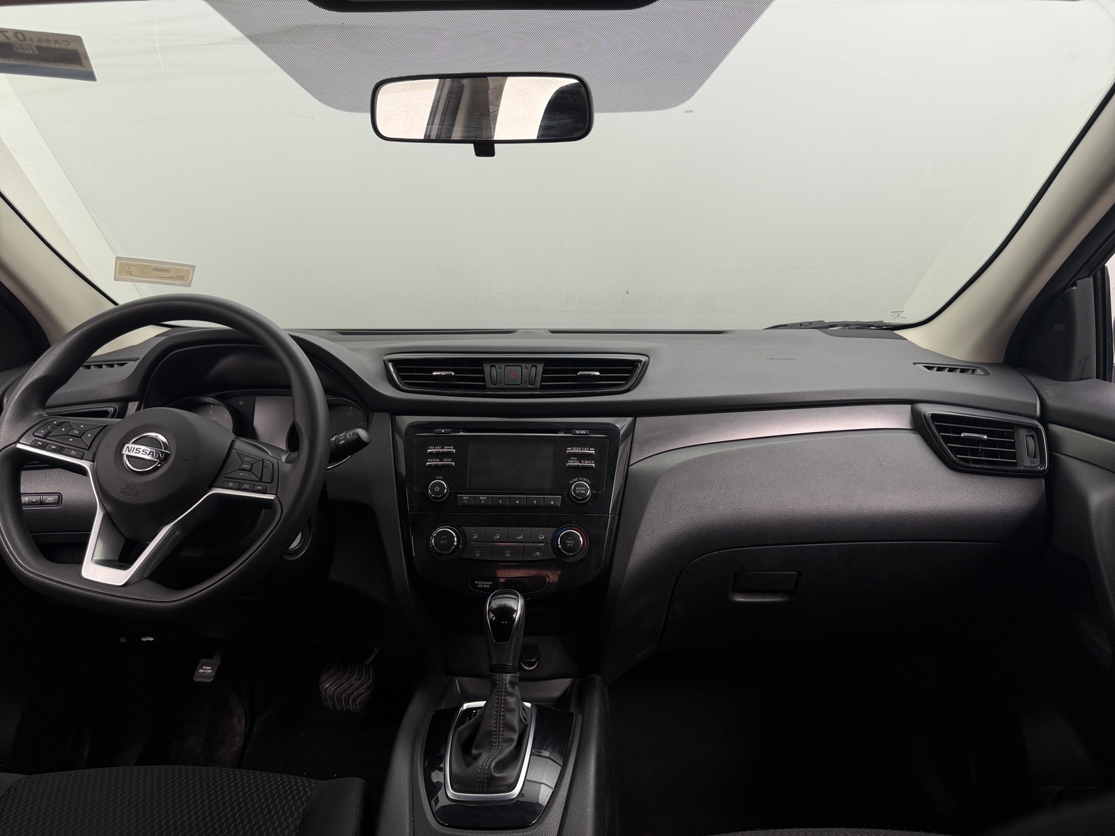 Thumbnail: 2018 Nissan Rogue Sport - 3