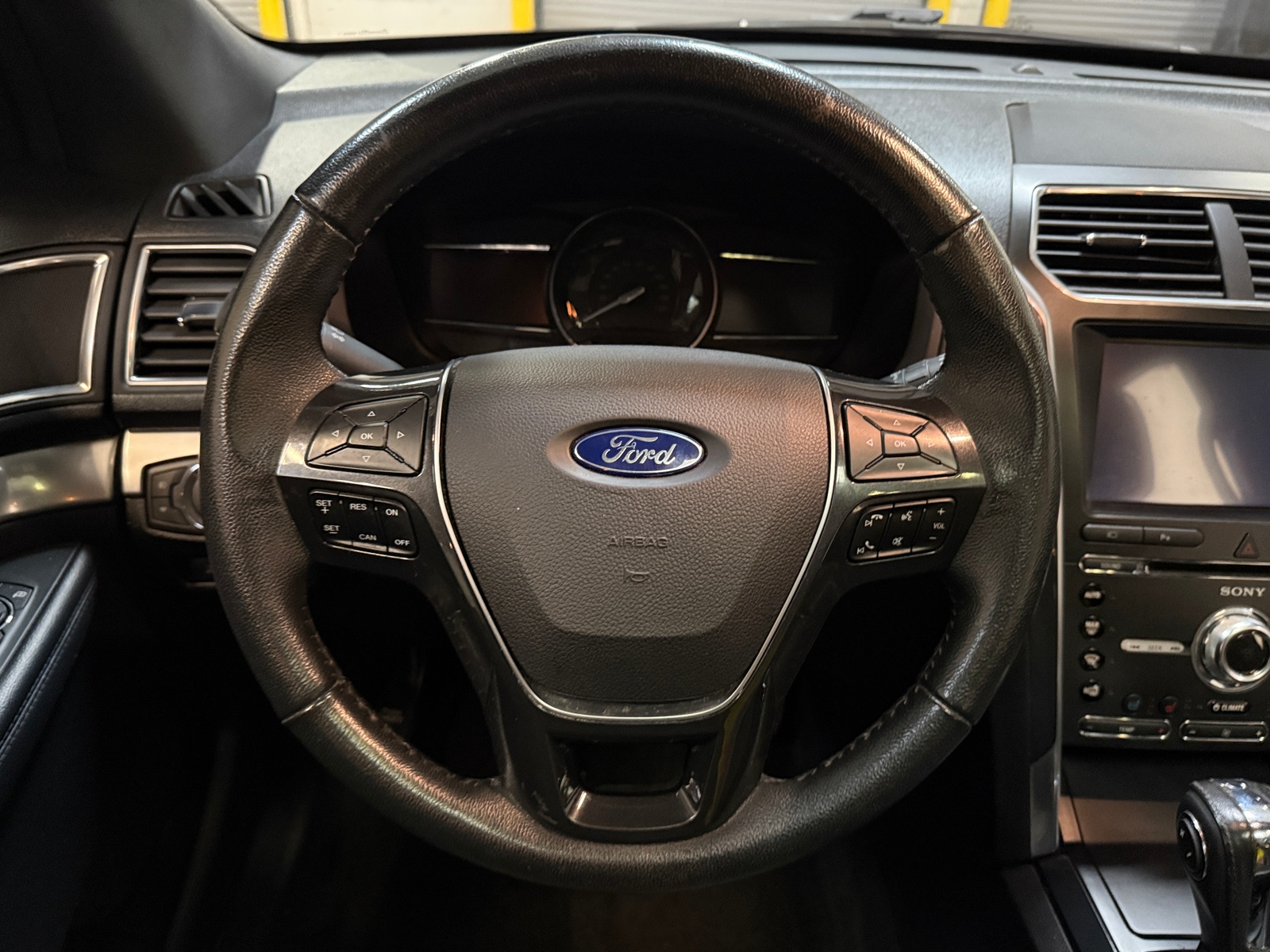 Thumbnail: 2018 Ford Explorer - 4