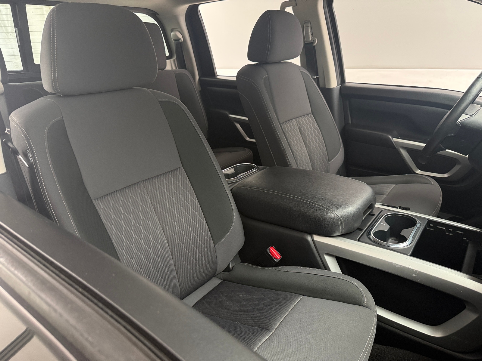 Thumbnail: 2021 Nissan Titan - 2