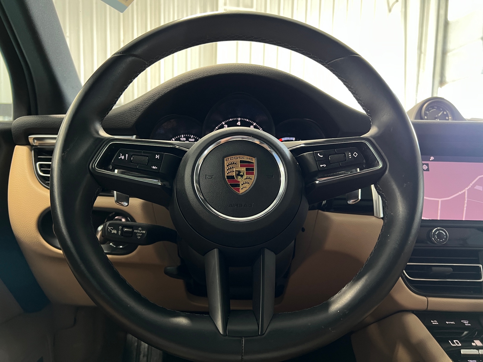 Thumbnail: 2023 Porsche Macan - 4