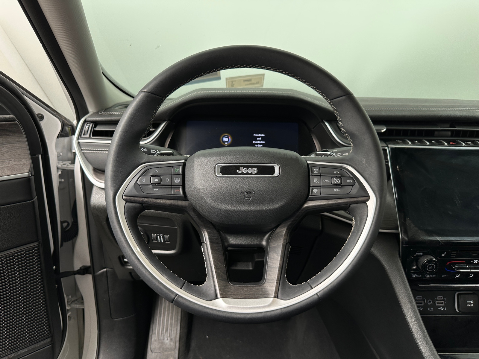 Thumbnail: 2023 Jeep Grand Cherokee - 4