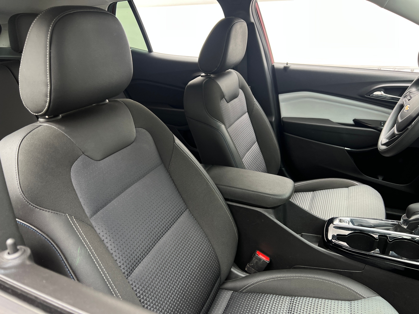 Thumbnail: 2025 Chevrolet Trax - 2