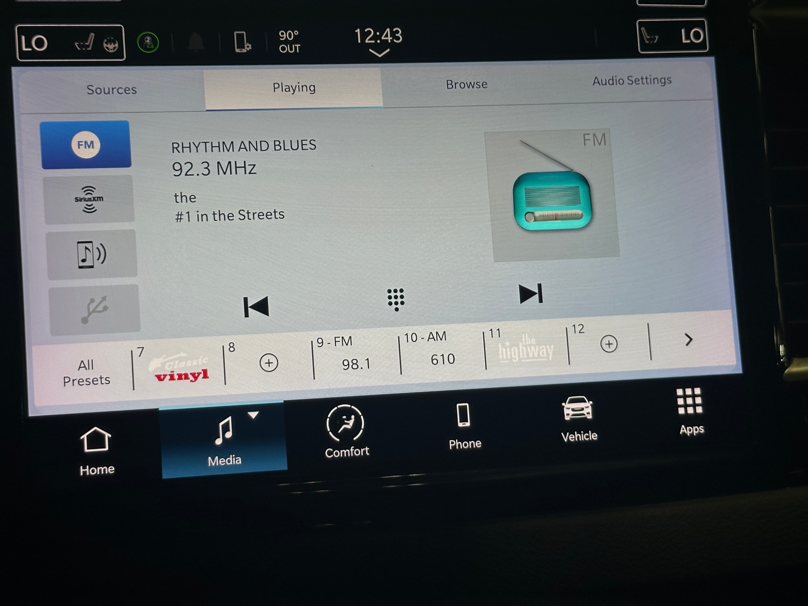 Thumbnail: 2022 Chrysler Pacifica - 3