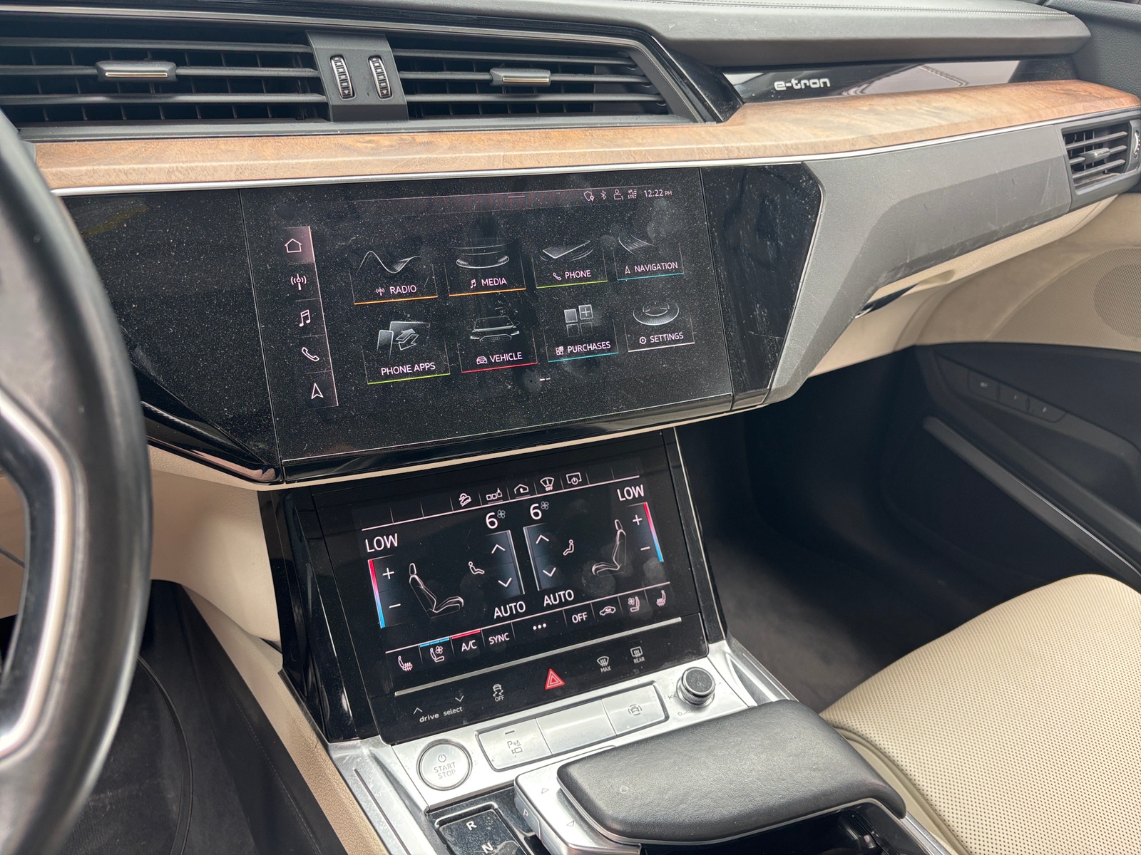 Thumbnail: 2019 Audi e-tron - 3