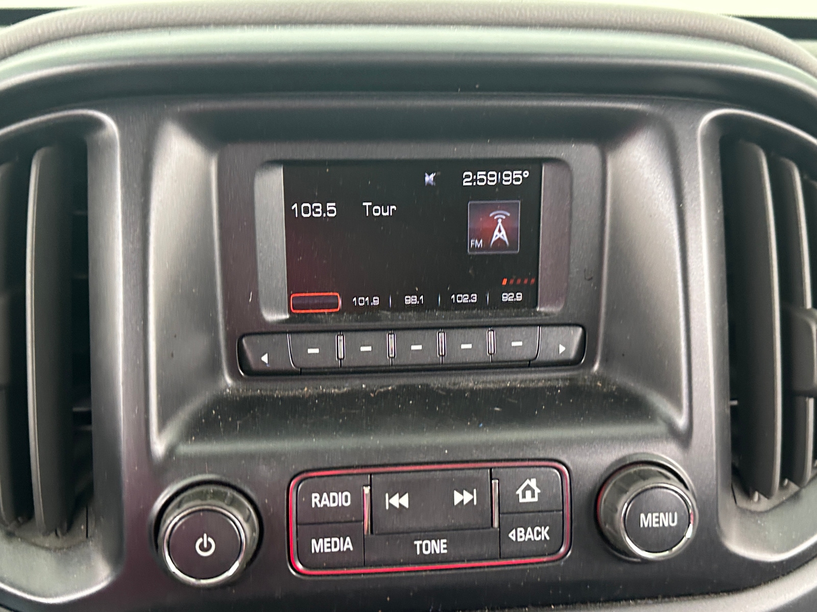 Thumbnail: 2016 GMC Canyon - 4