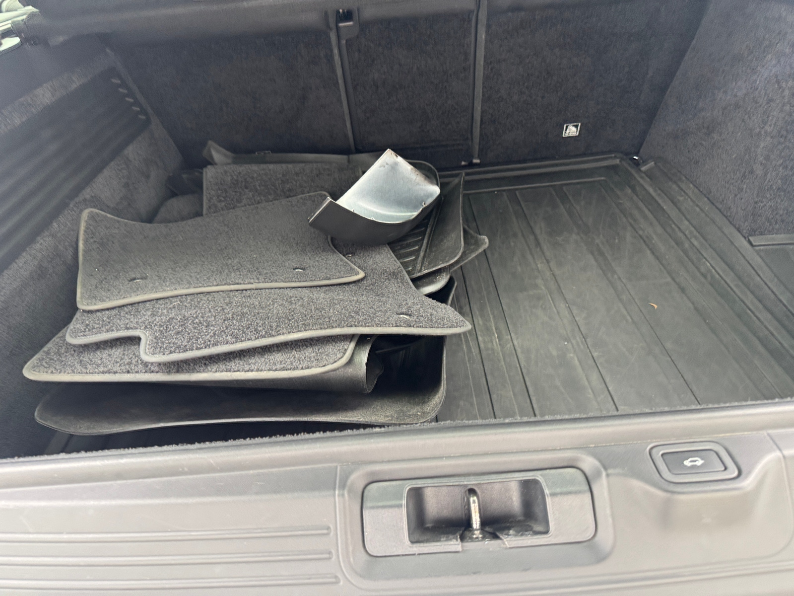 Thumbnail: 2019 Land Rover Range Rover - 6
