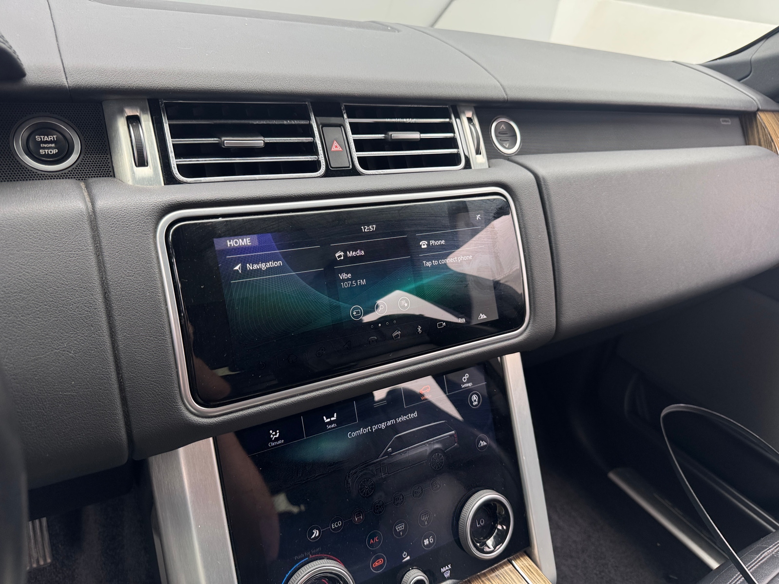 Thumbnail: 2019 Land Rover Range Rover - 3