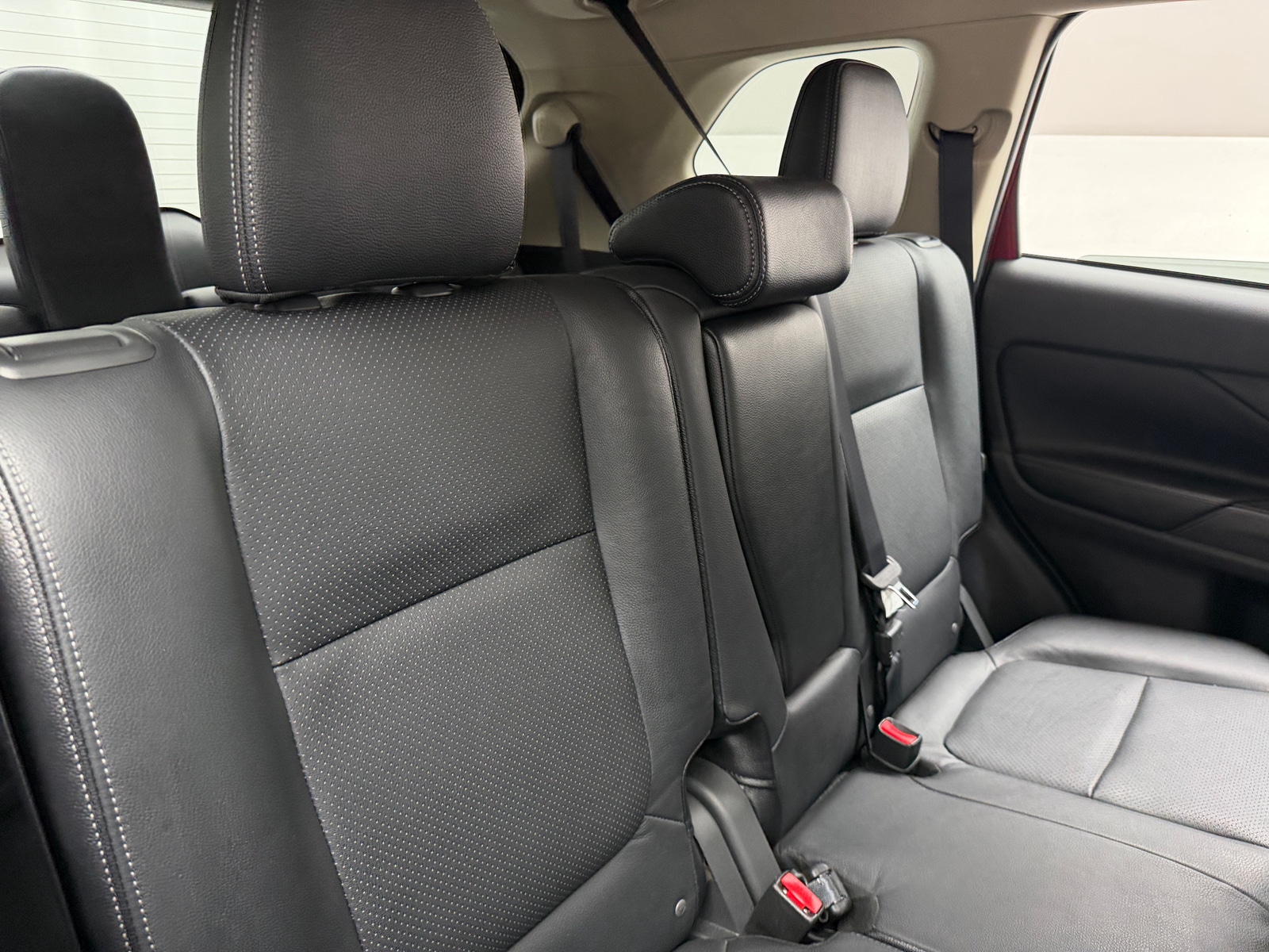 Thumbnail: 2016 Mitsubishi Outlander - 5