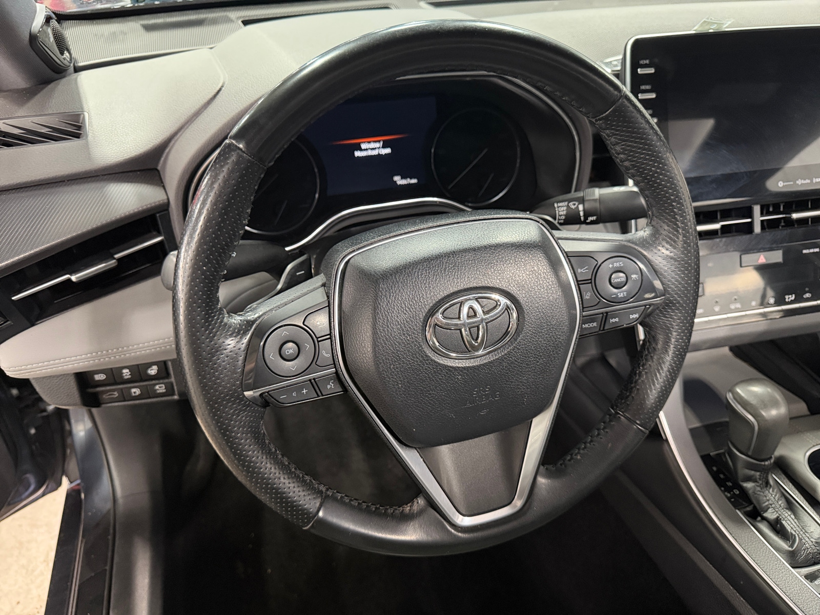 Thumbnail: 2019 Toyota Avalon - 4