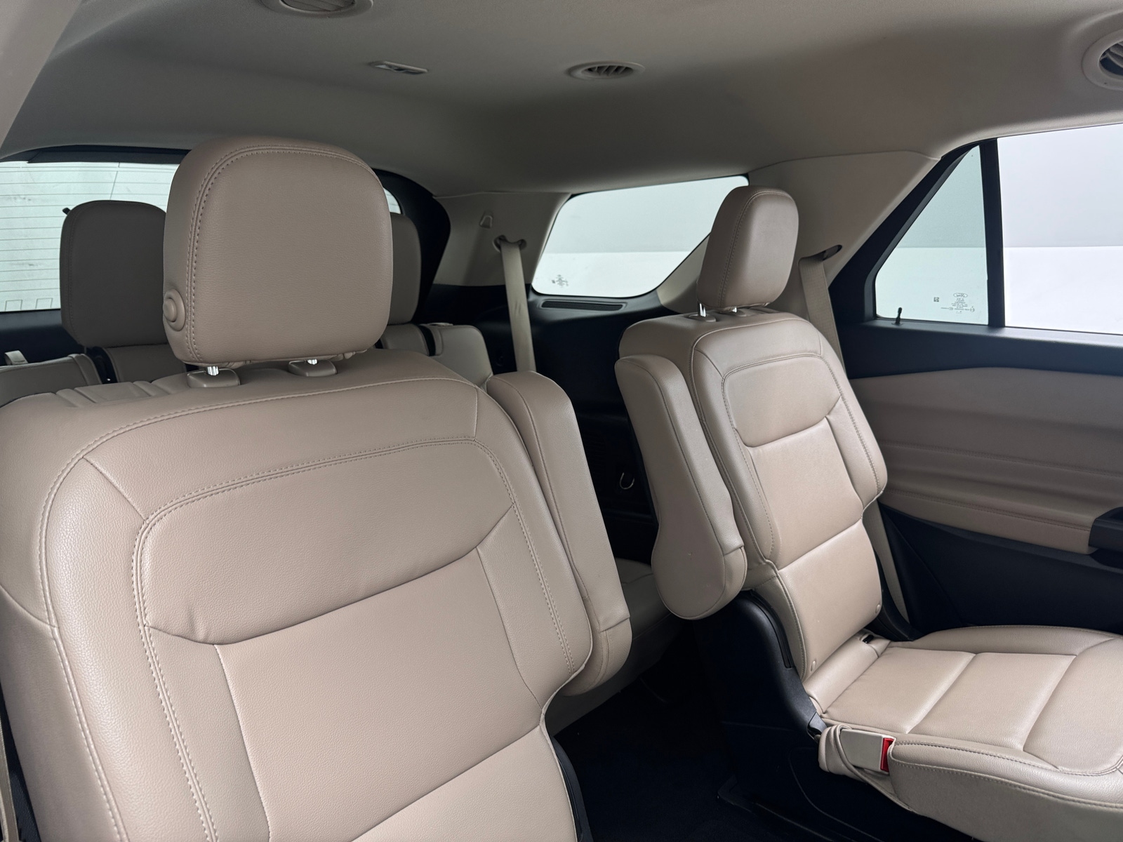 Thumbnail: 2020 Ford Explorer - 5