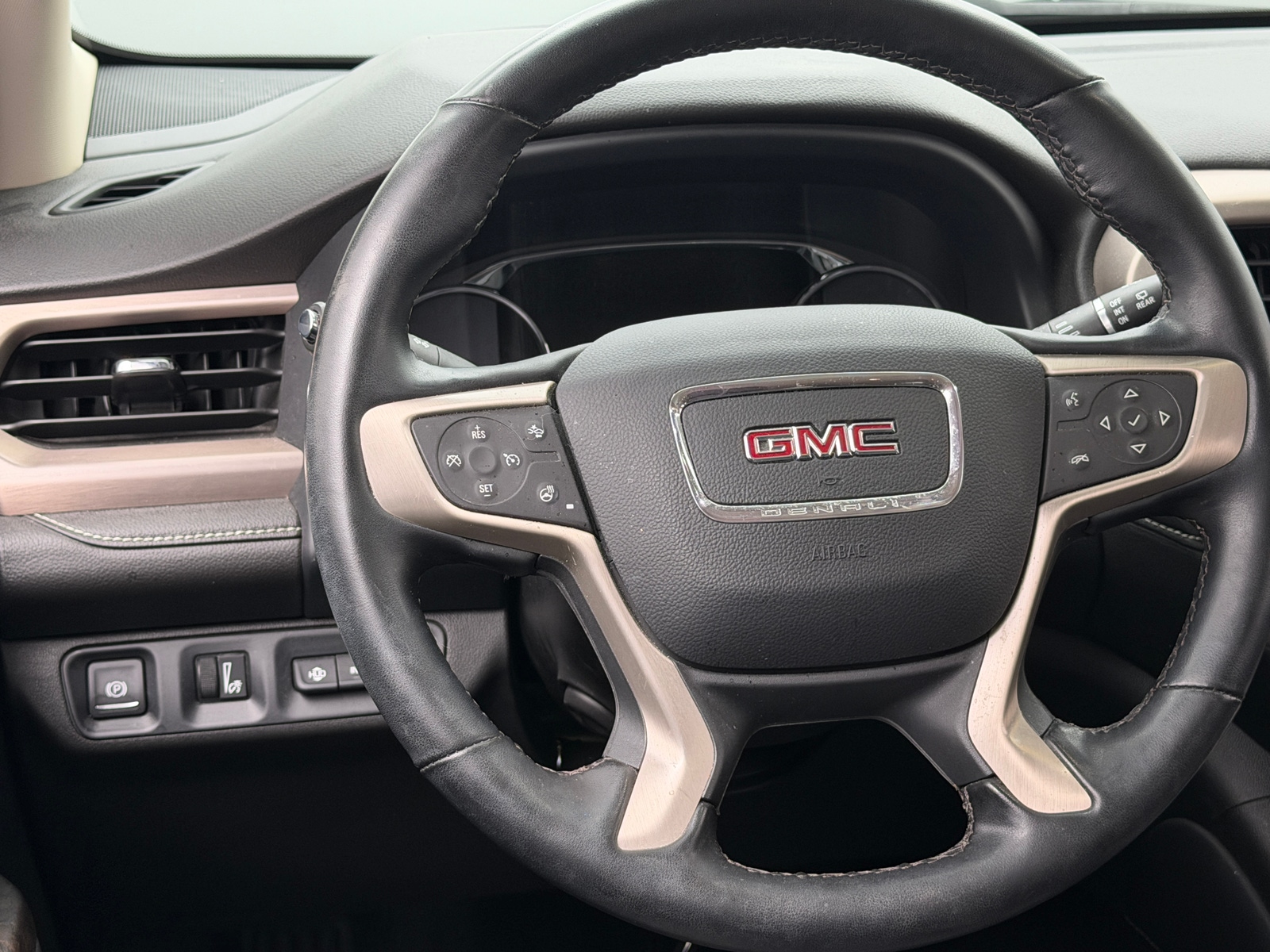 Thumbnail: 2023 GMC Acadia - 4
