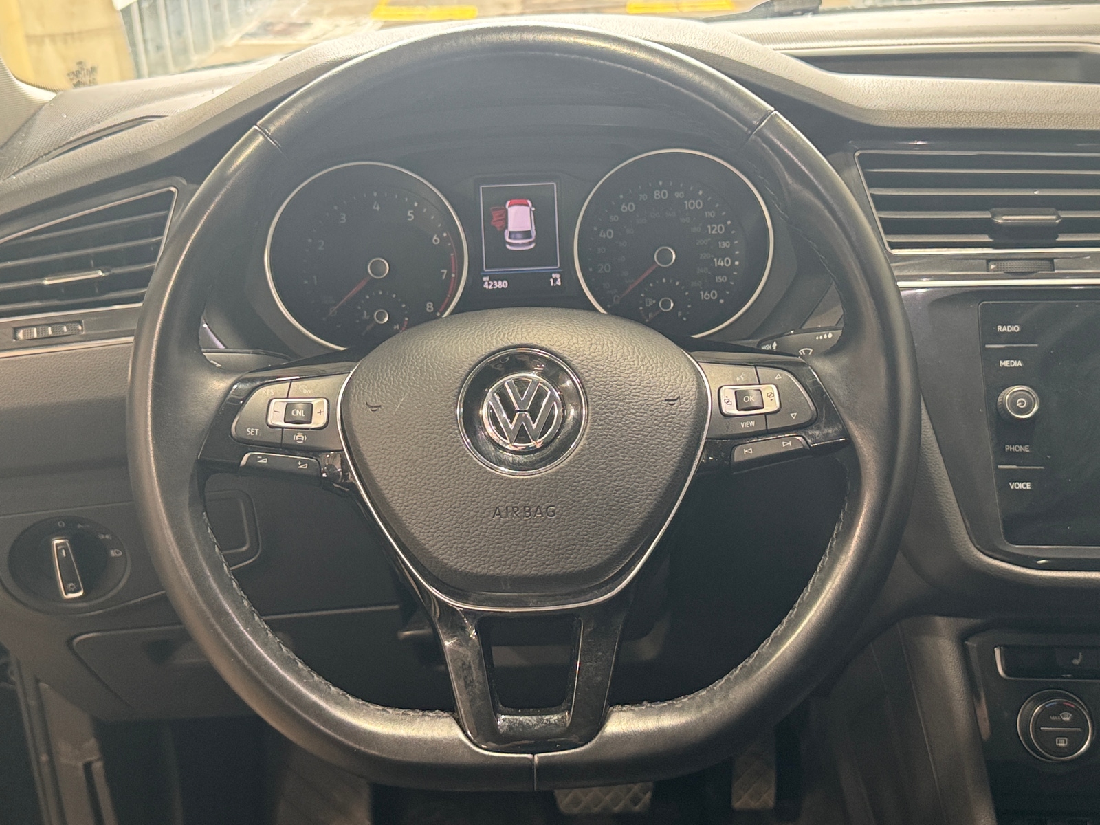 Thumbnail: 2019 Volkswagen Tiguan - 4