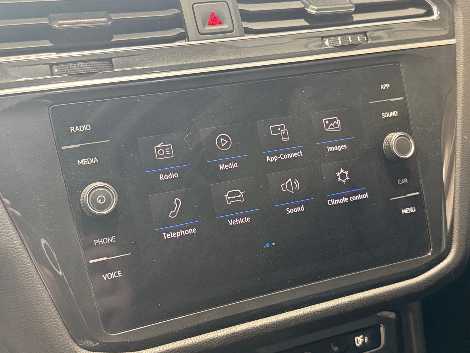 Thumbnail: 2019 Volkswagen Tiguan - 3
