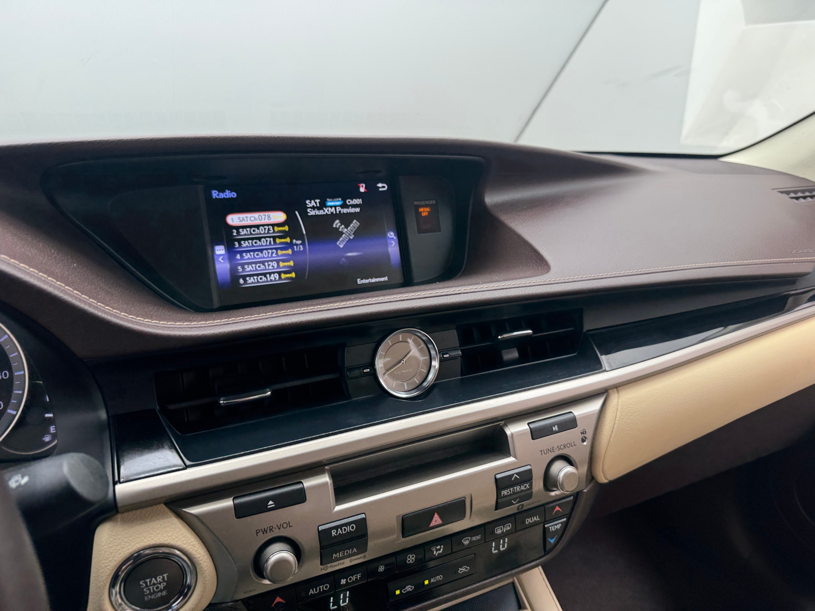 Thumbnail: 2017 Lexus ES - 3