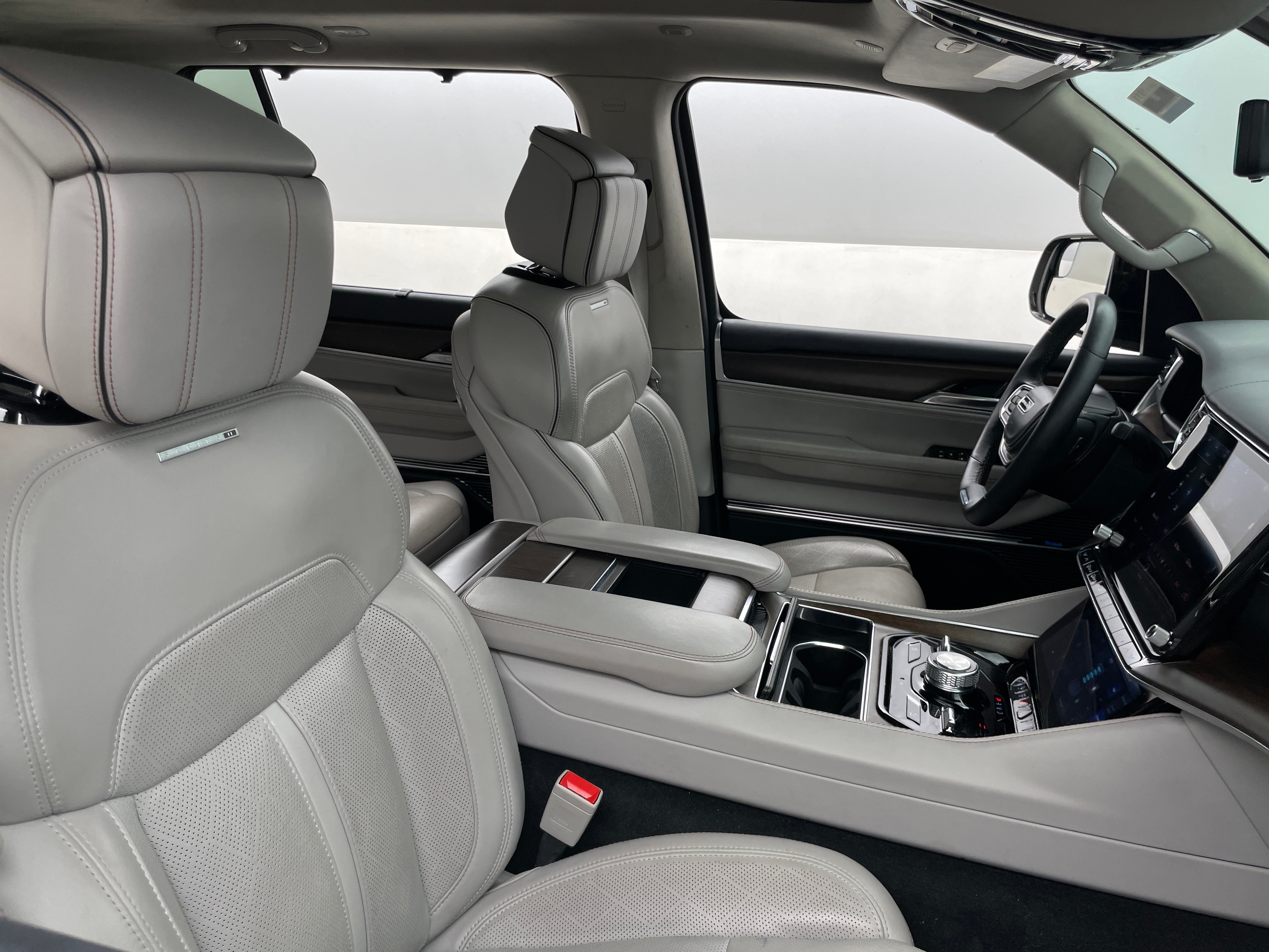 2023 Jeep Grand Wagoneer L