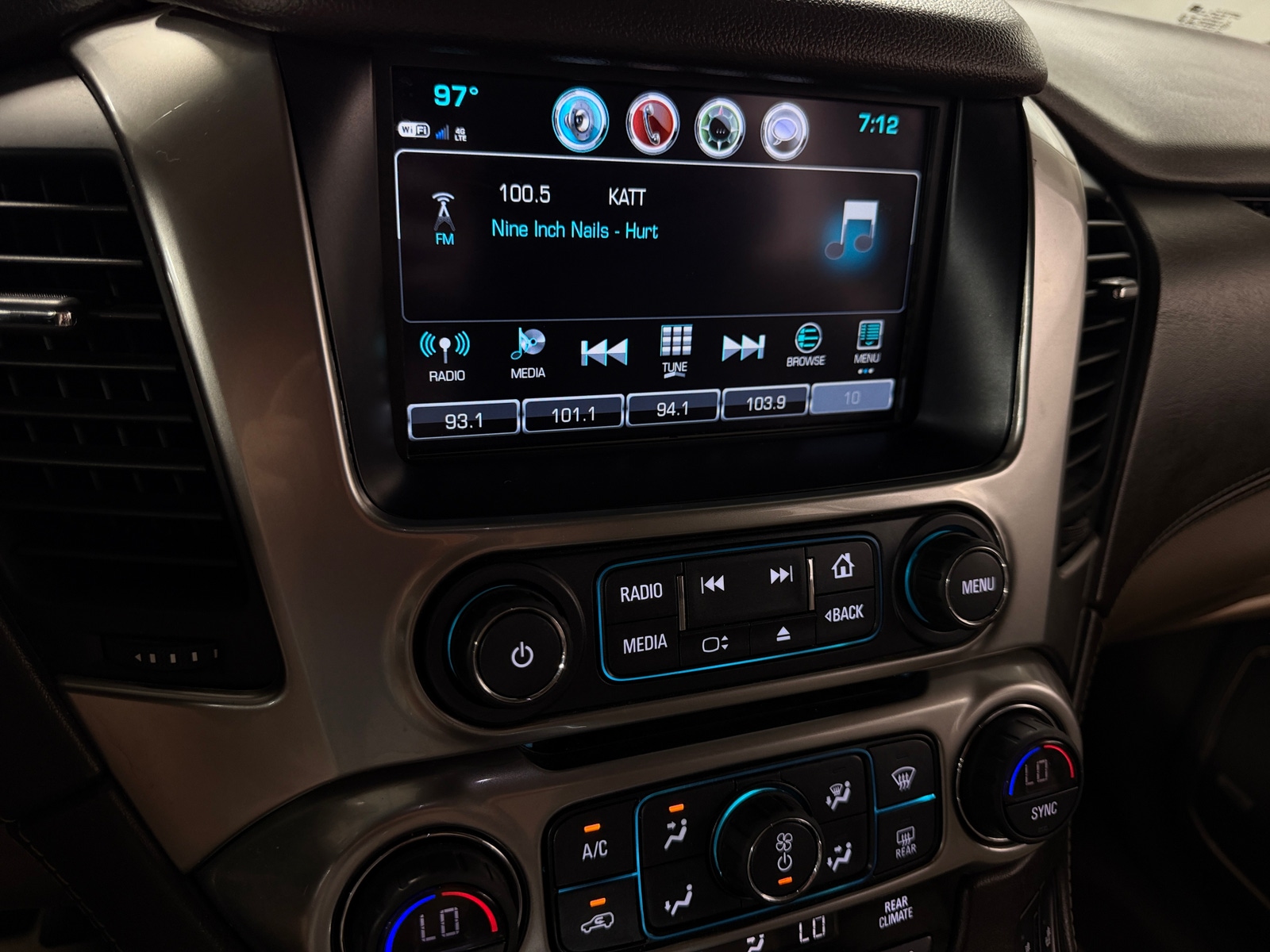 Thumbnail: 2019 Chevrolet Tahoe - 3